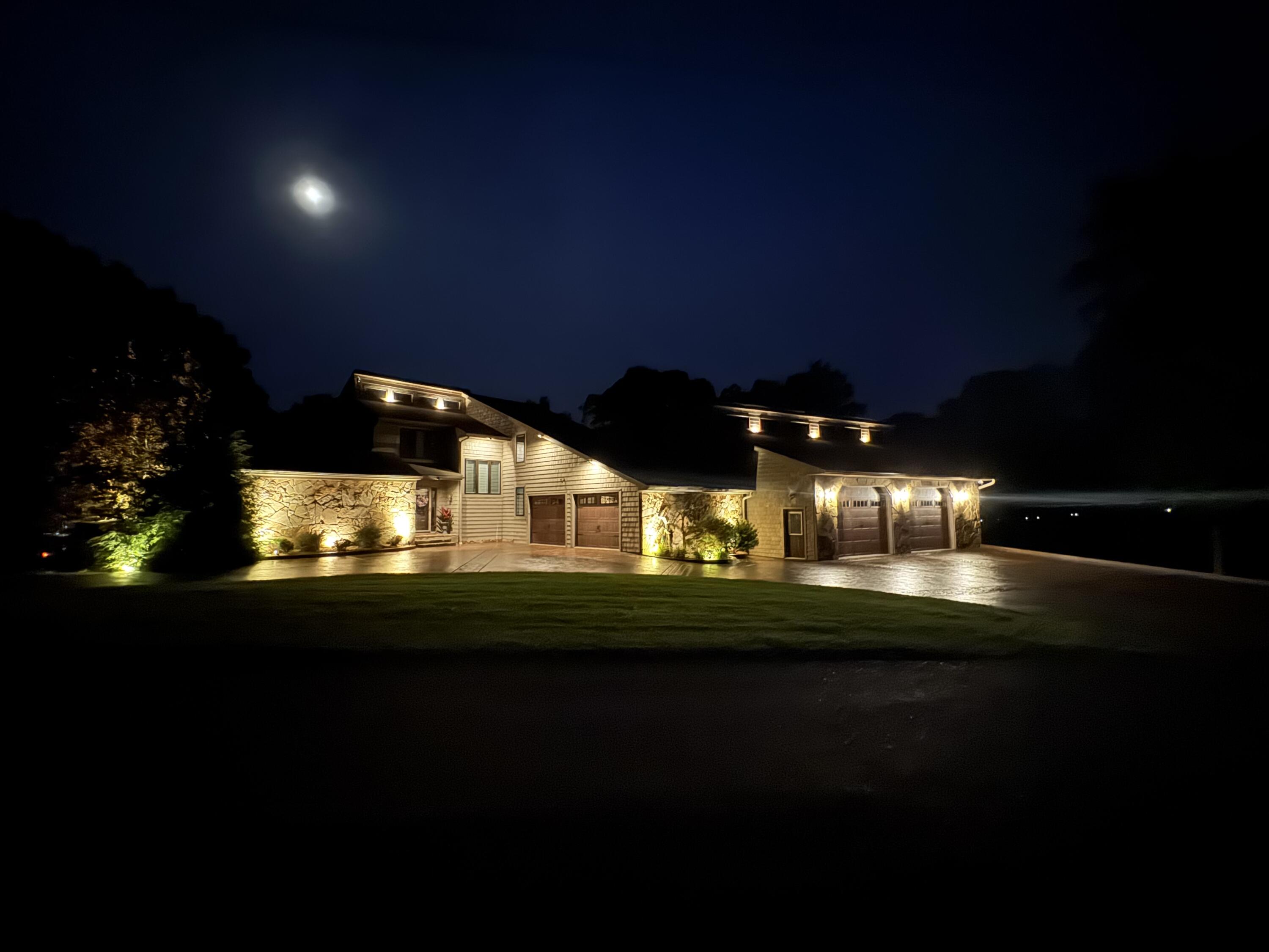 136 Lake Dr