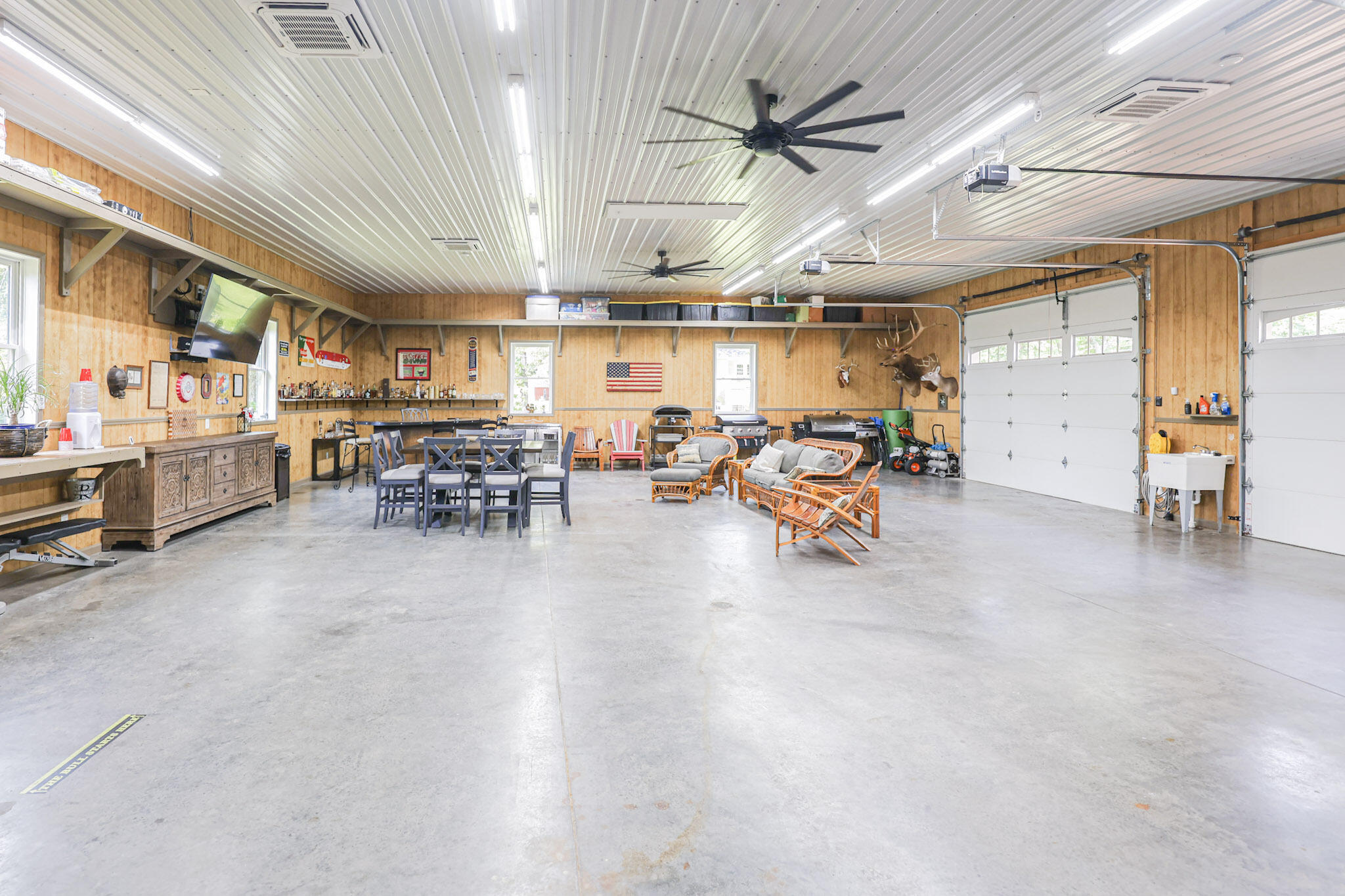 136 Lake Dr