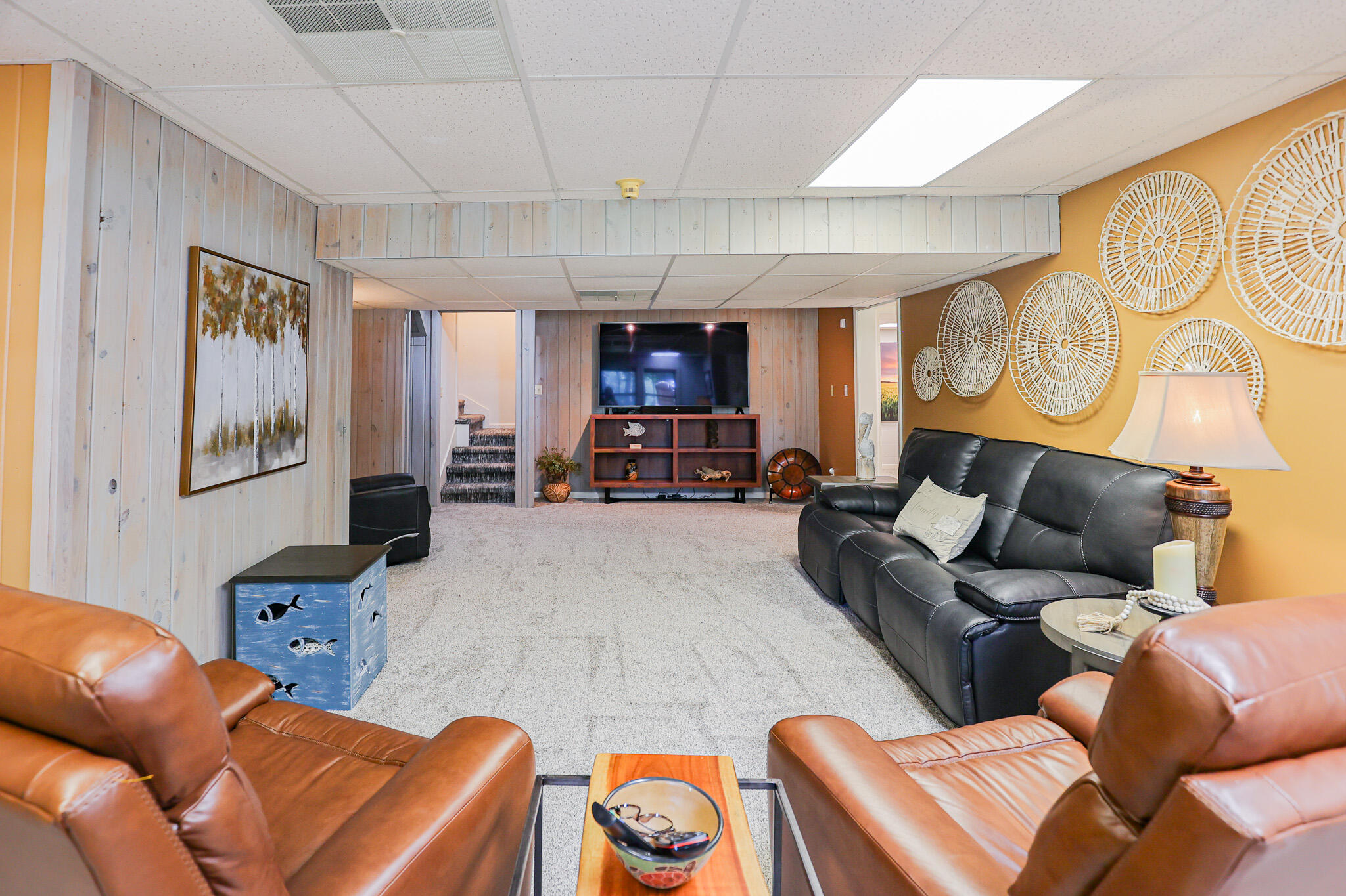 136 Lake Dr