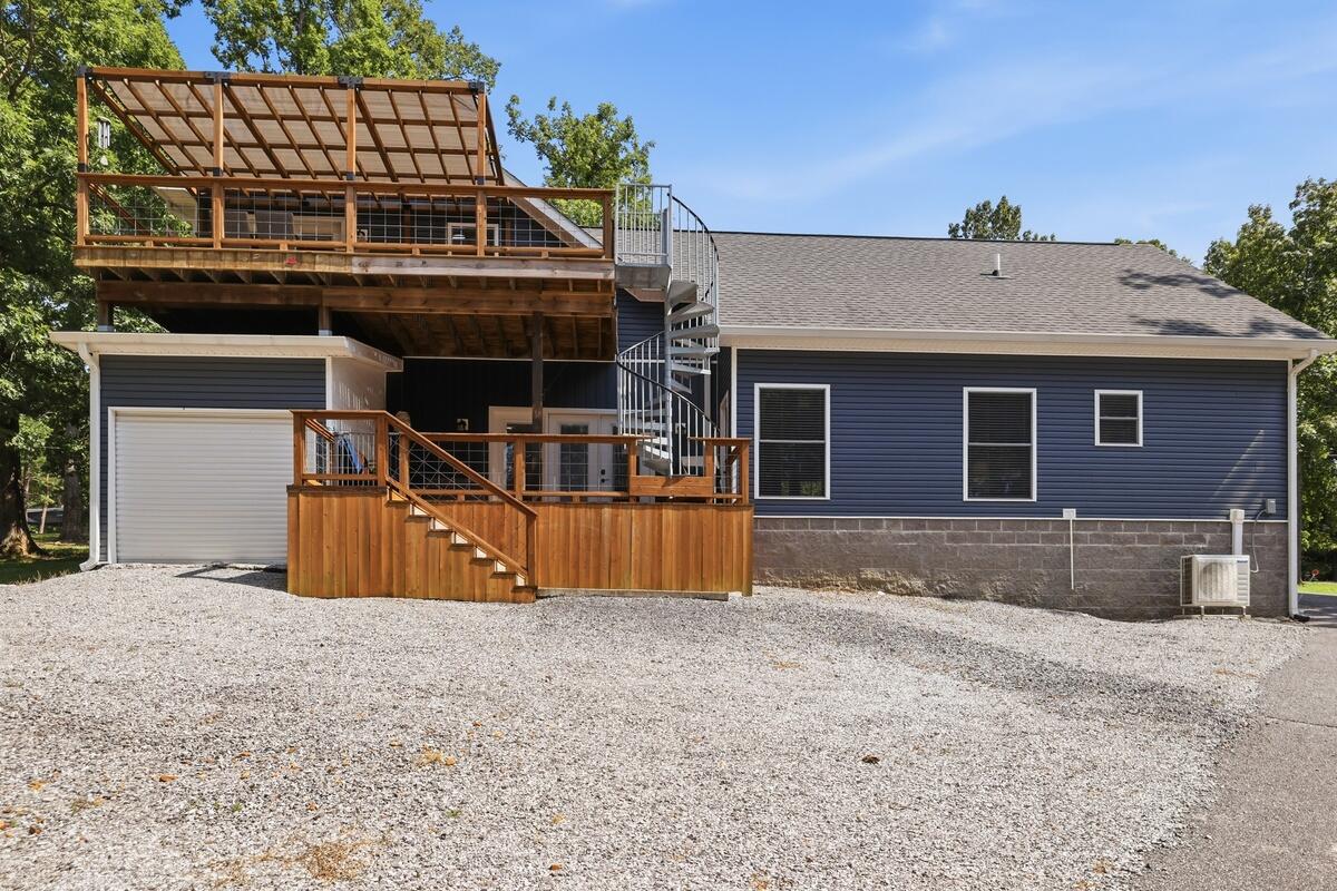 124 Hickory Hill Lane