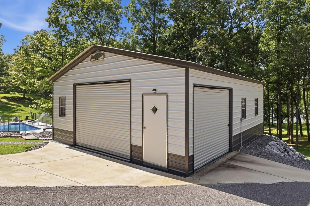 124 Hickory Hill Lane