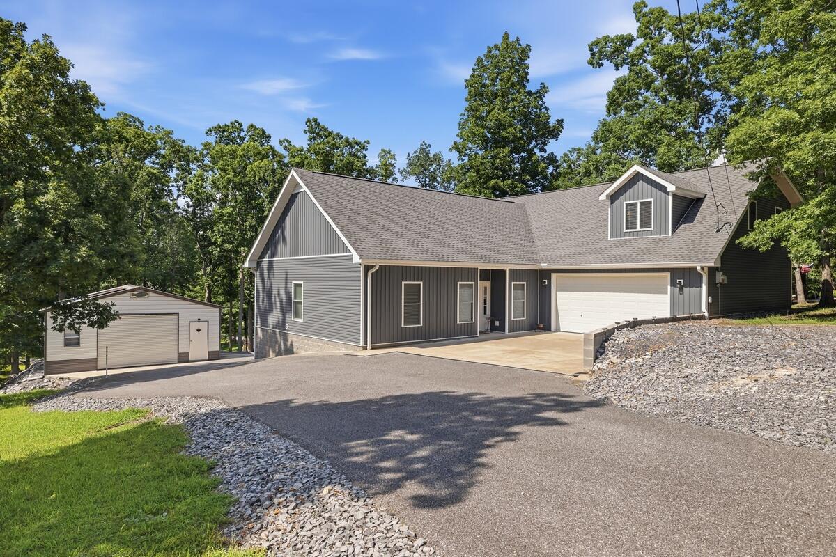 124 Hickory Hill Lane