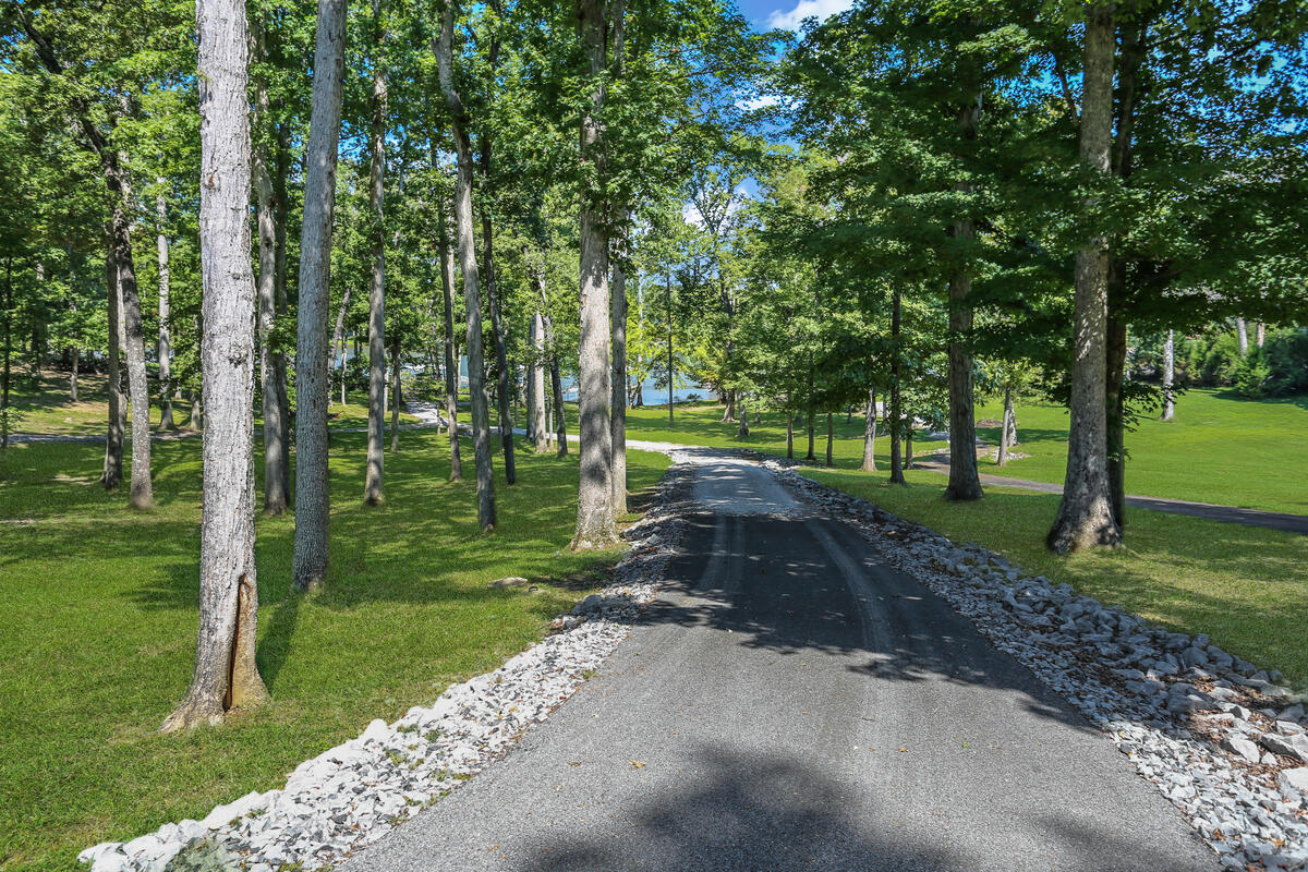 124 Hickory Hill Lane