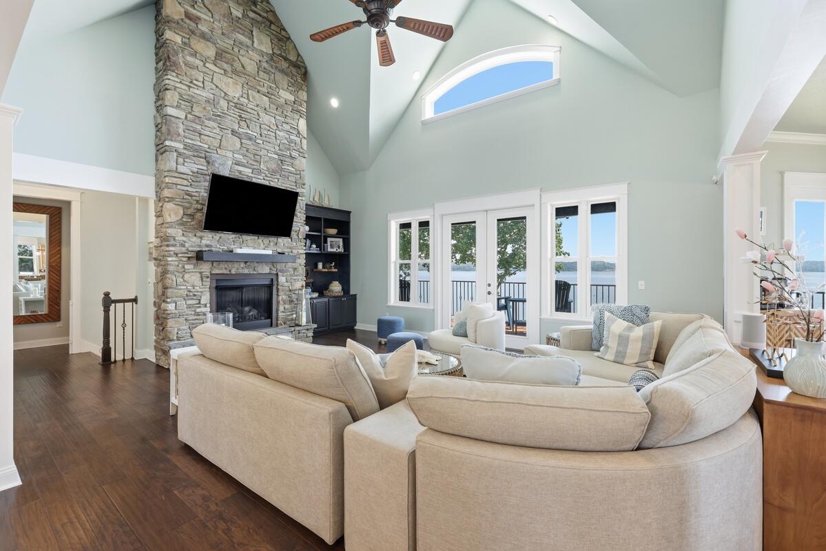 749 Dock Drive