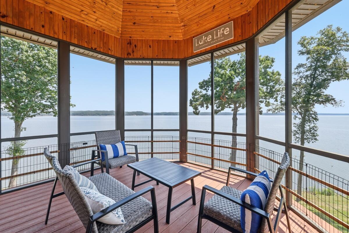 749 Dock Drive