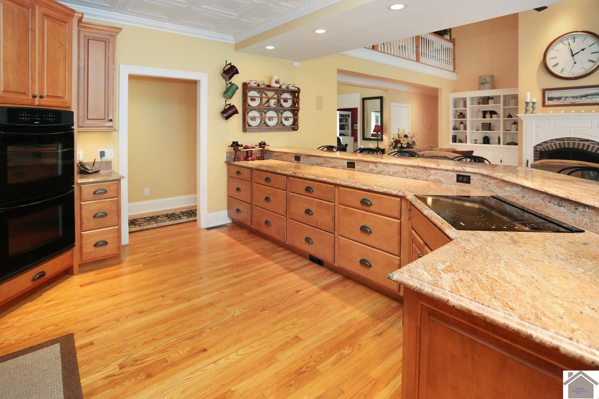 1066 Oaks Country Club Road