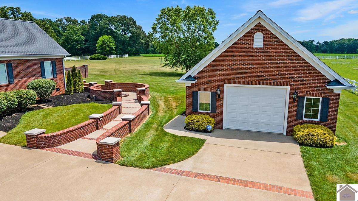 1066 Oaks Country Club Road
