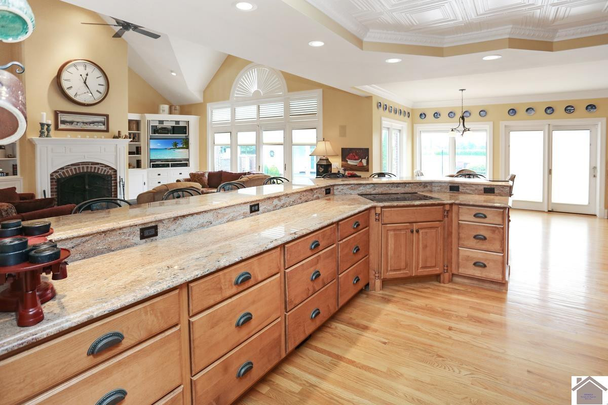 1066 Oaks Country Club Road
