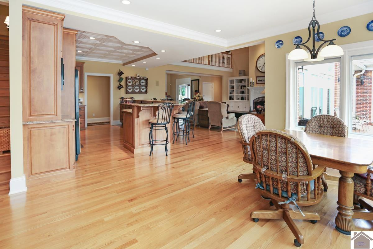 1066 Oaks Country Club Road