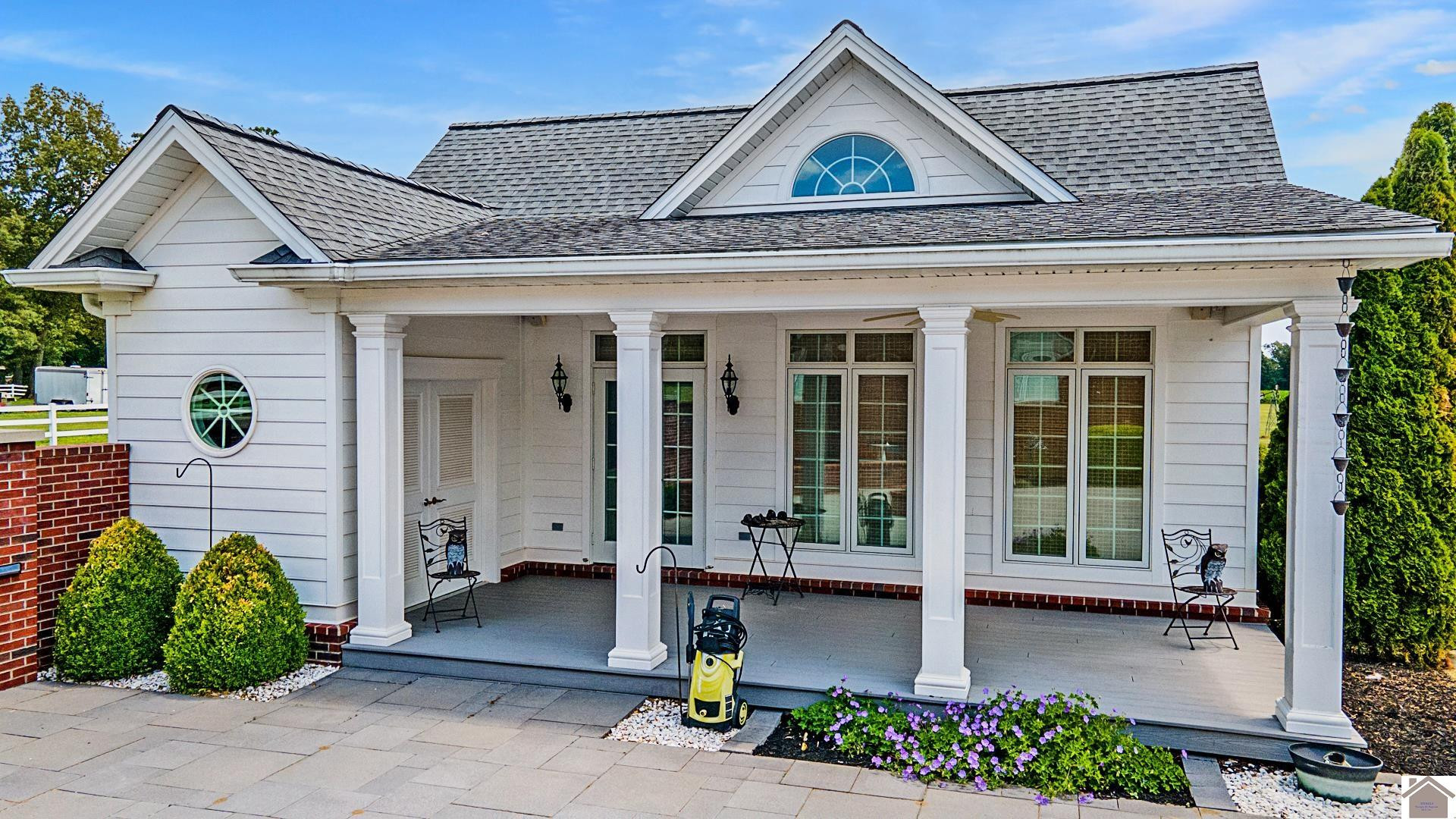 1066 Oaks Country Club Road