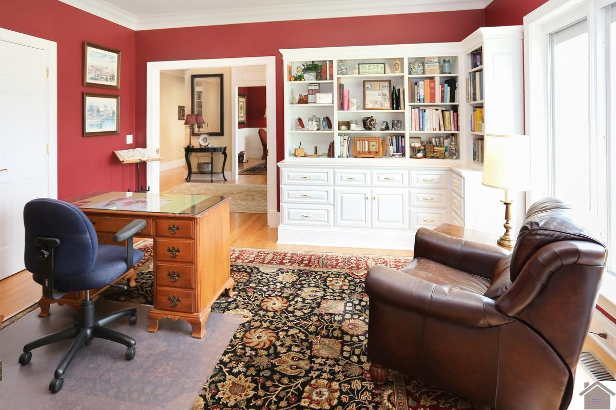 1066 Oaks Country Club Road