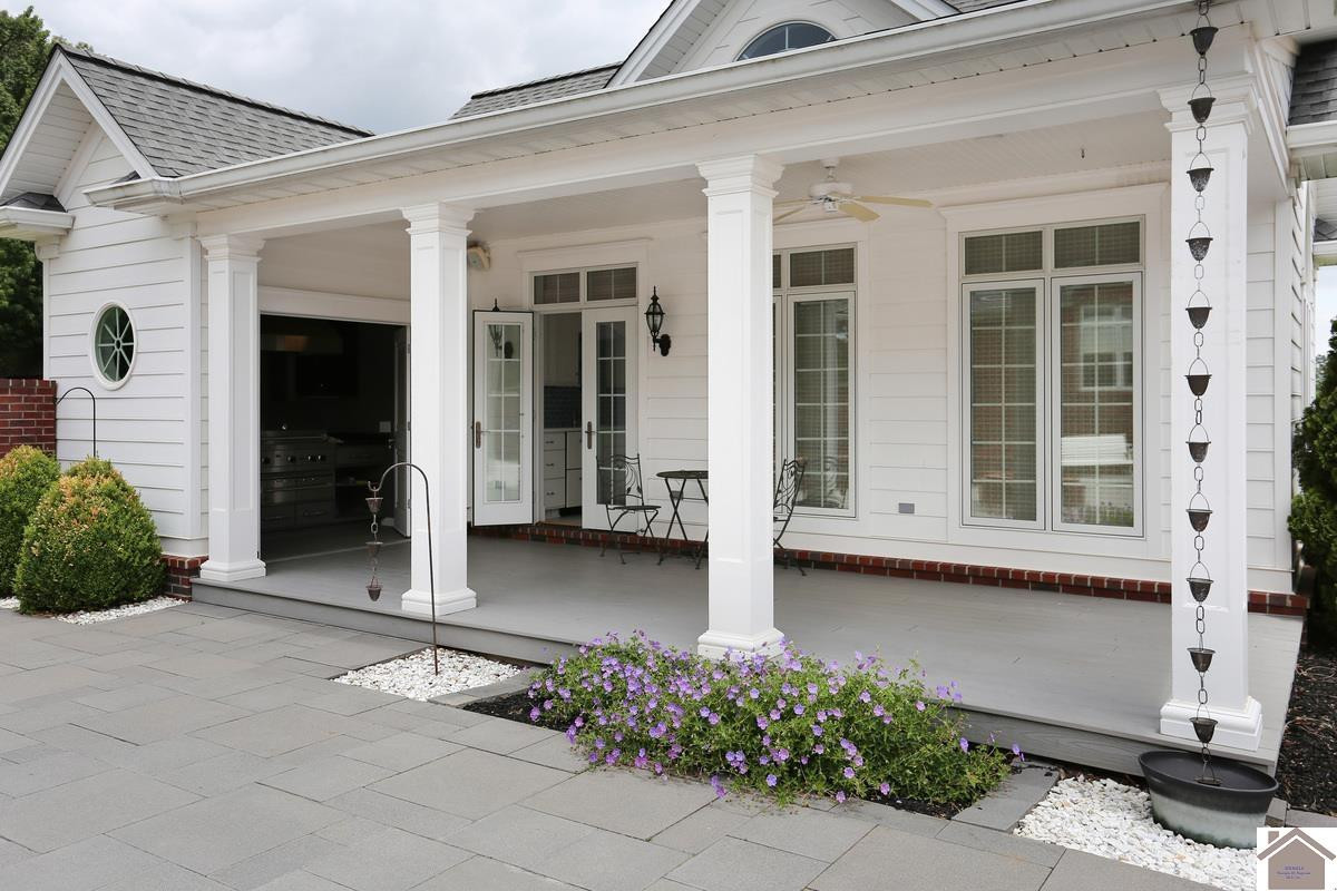1066 Oaks Country Club Road