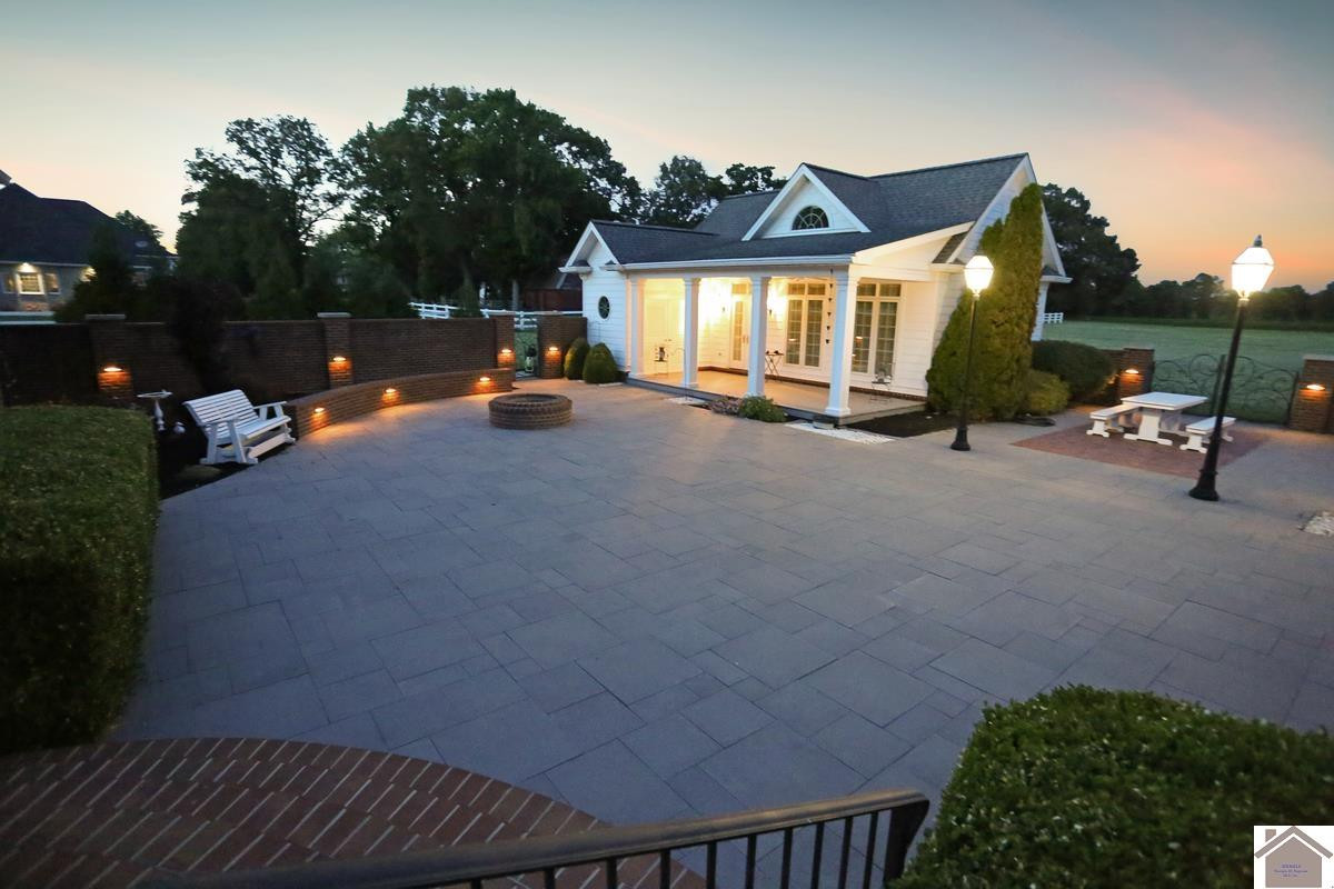 1066 Oaks Country Club Road
