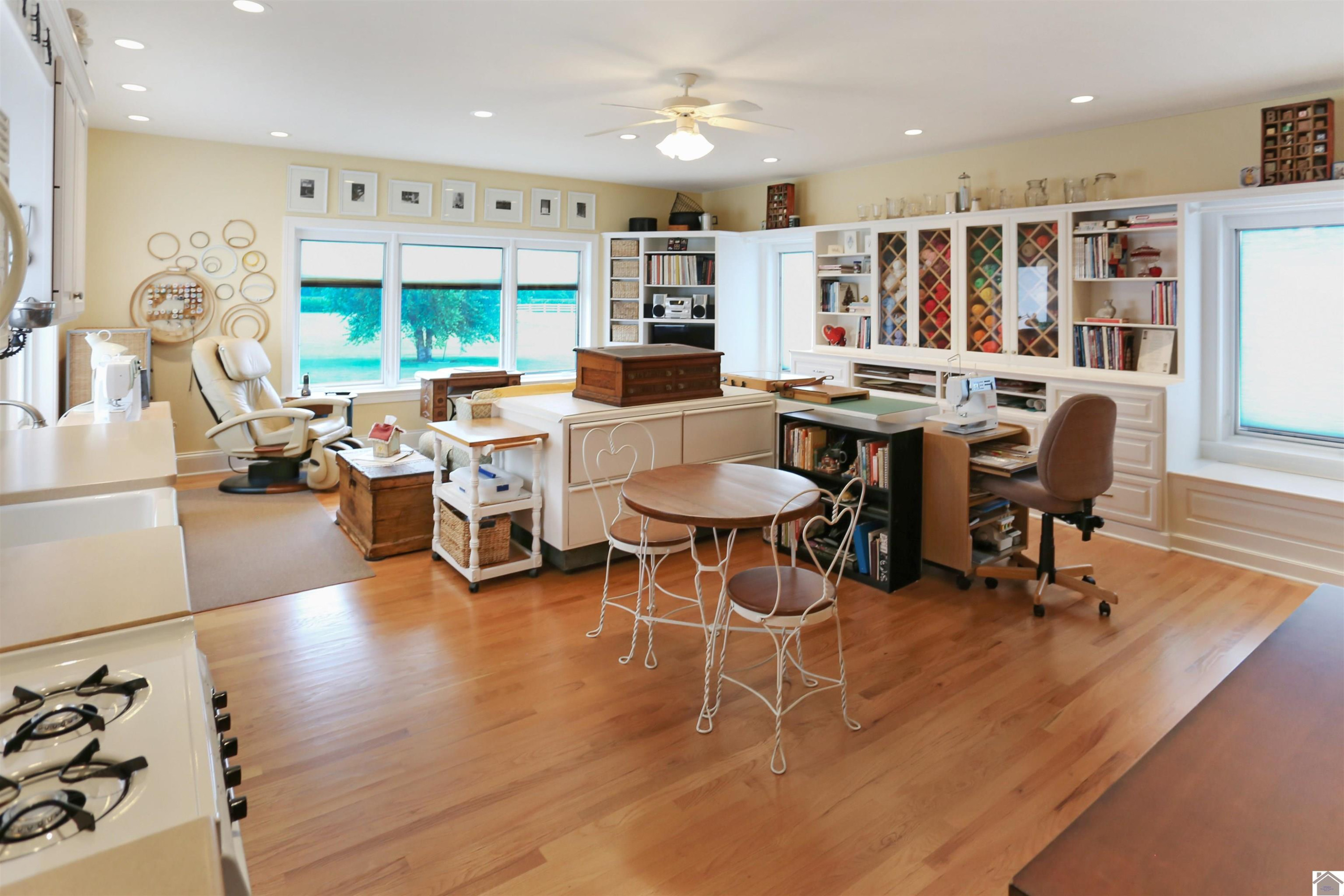 1066 Oaks Country Club Road