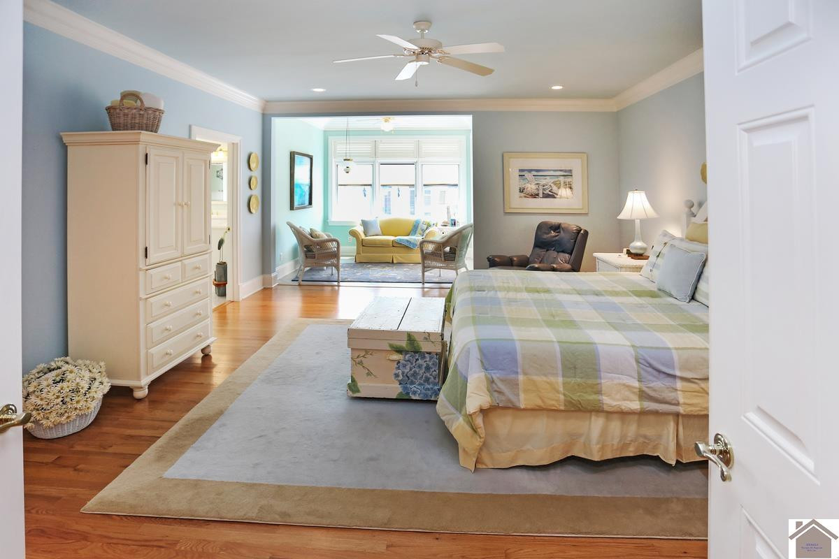 1066 Oaks Country Club Road