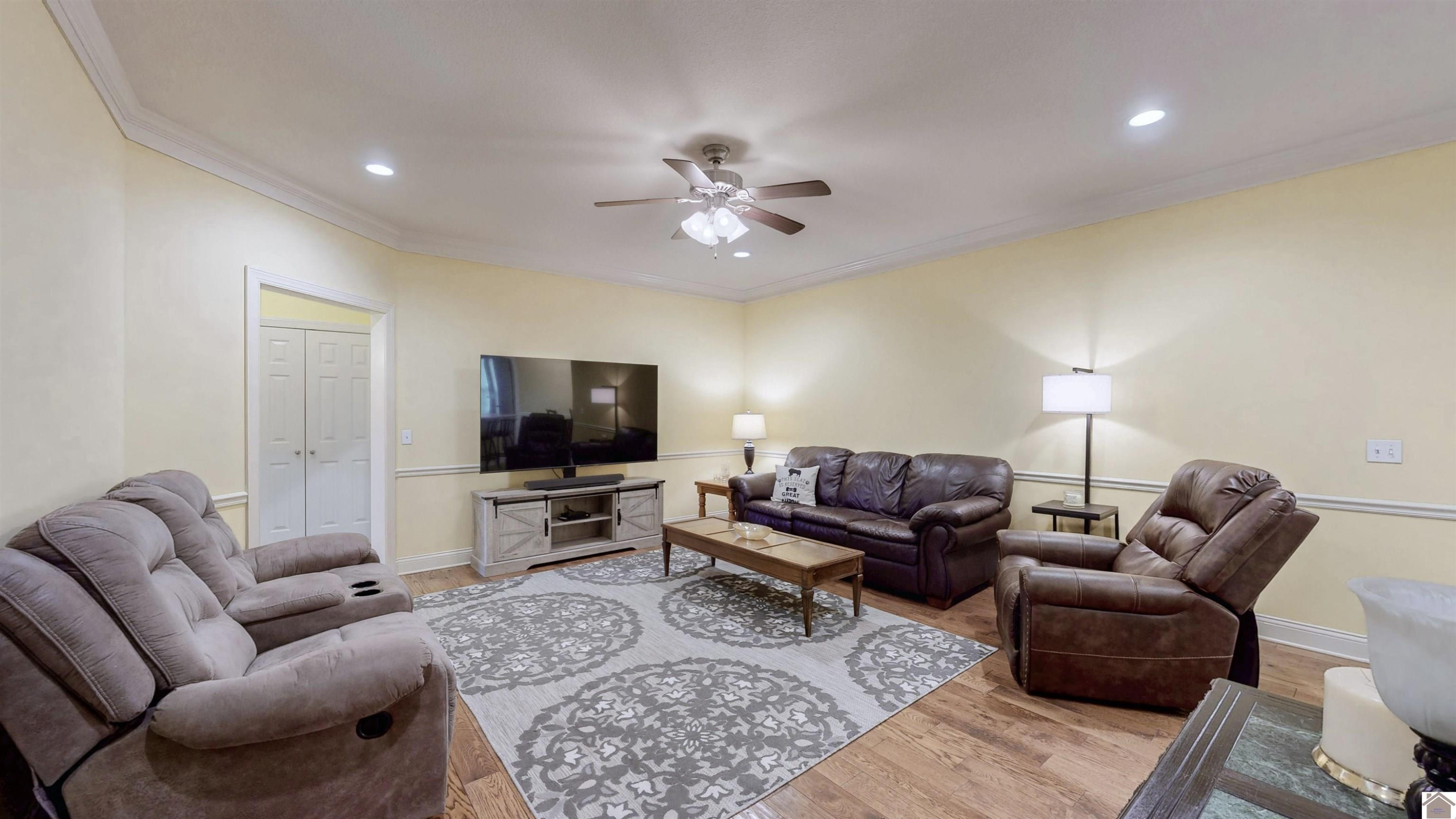 10 Logan Trail