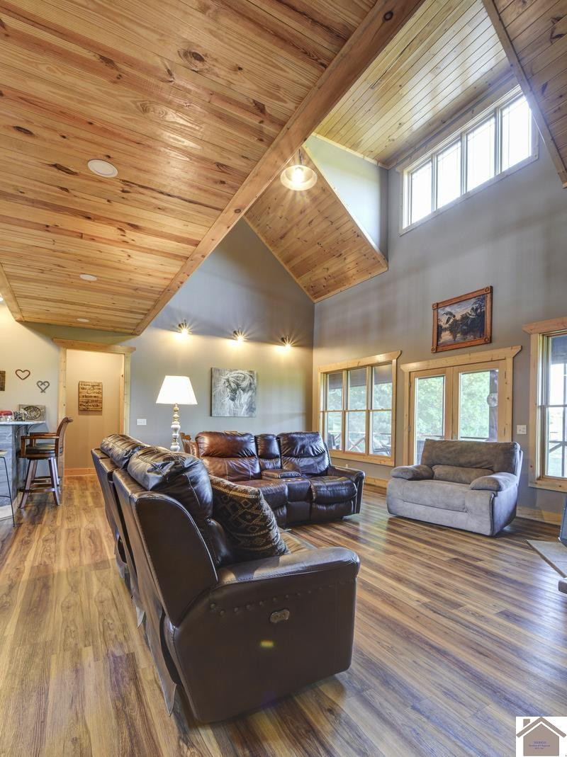 3210 Douglas Road
