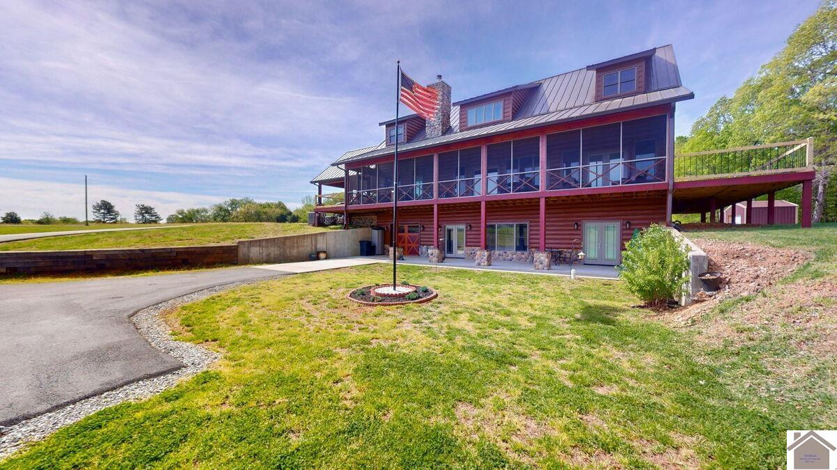 3210 Douglas Road