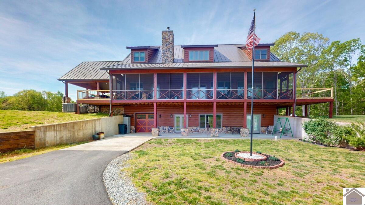 3210 Douglas Road