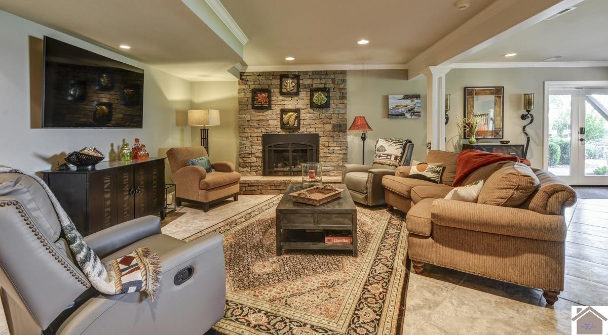 114 Shadyside Lane