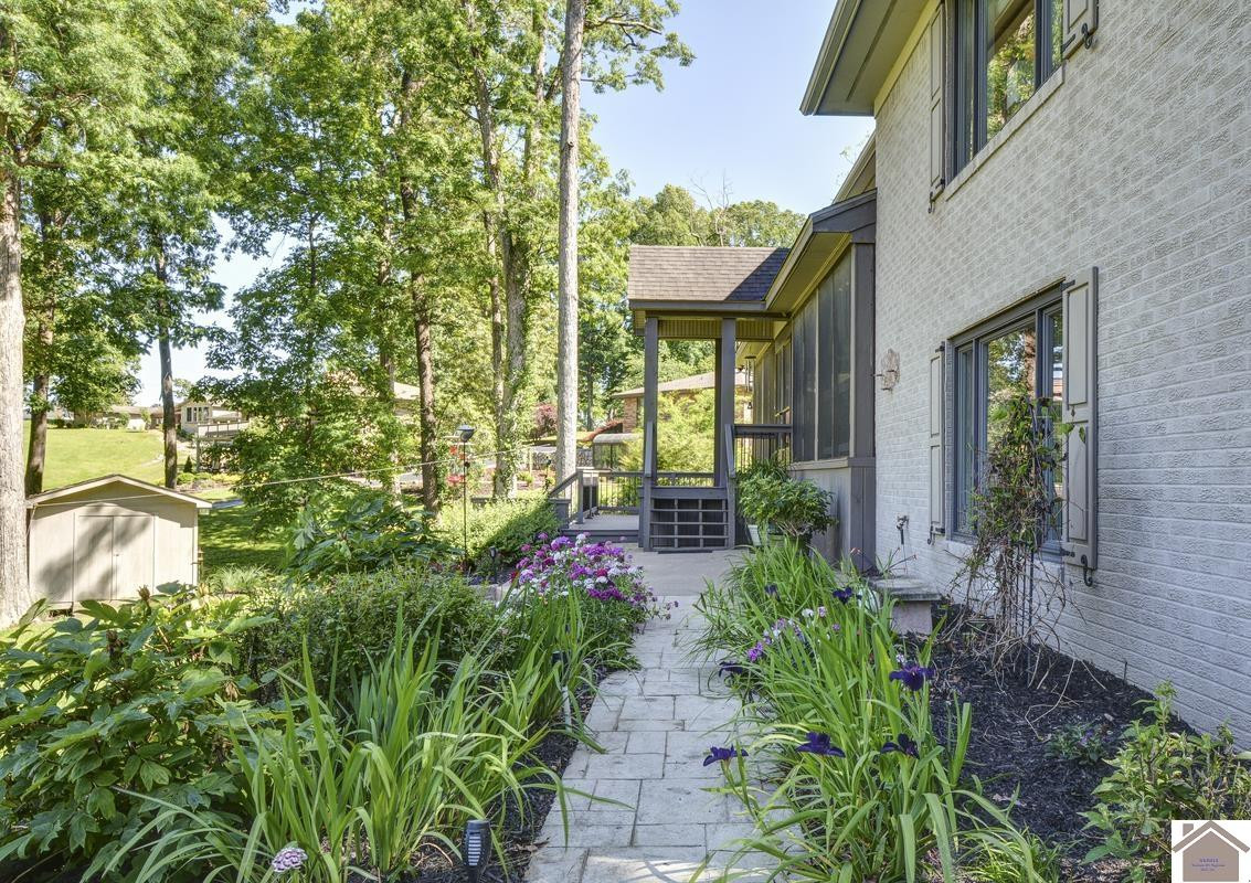 114 Shadyside Lane