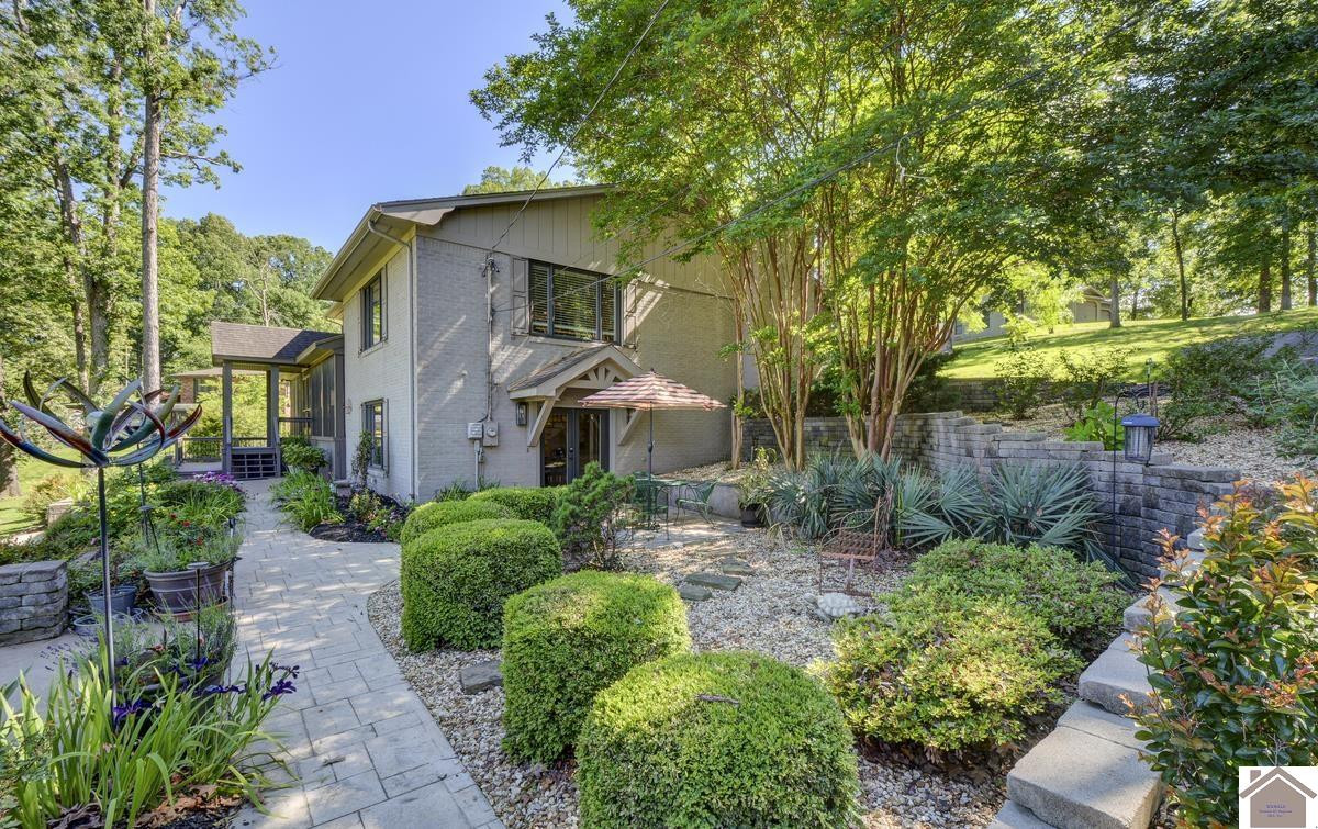 114 Shadyside Lane