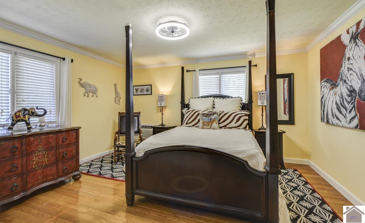 114 Shadyside Lane