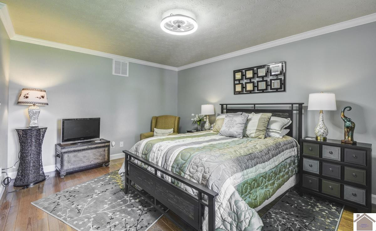 114 Shadyside Lane