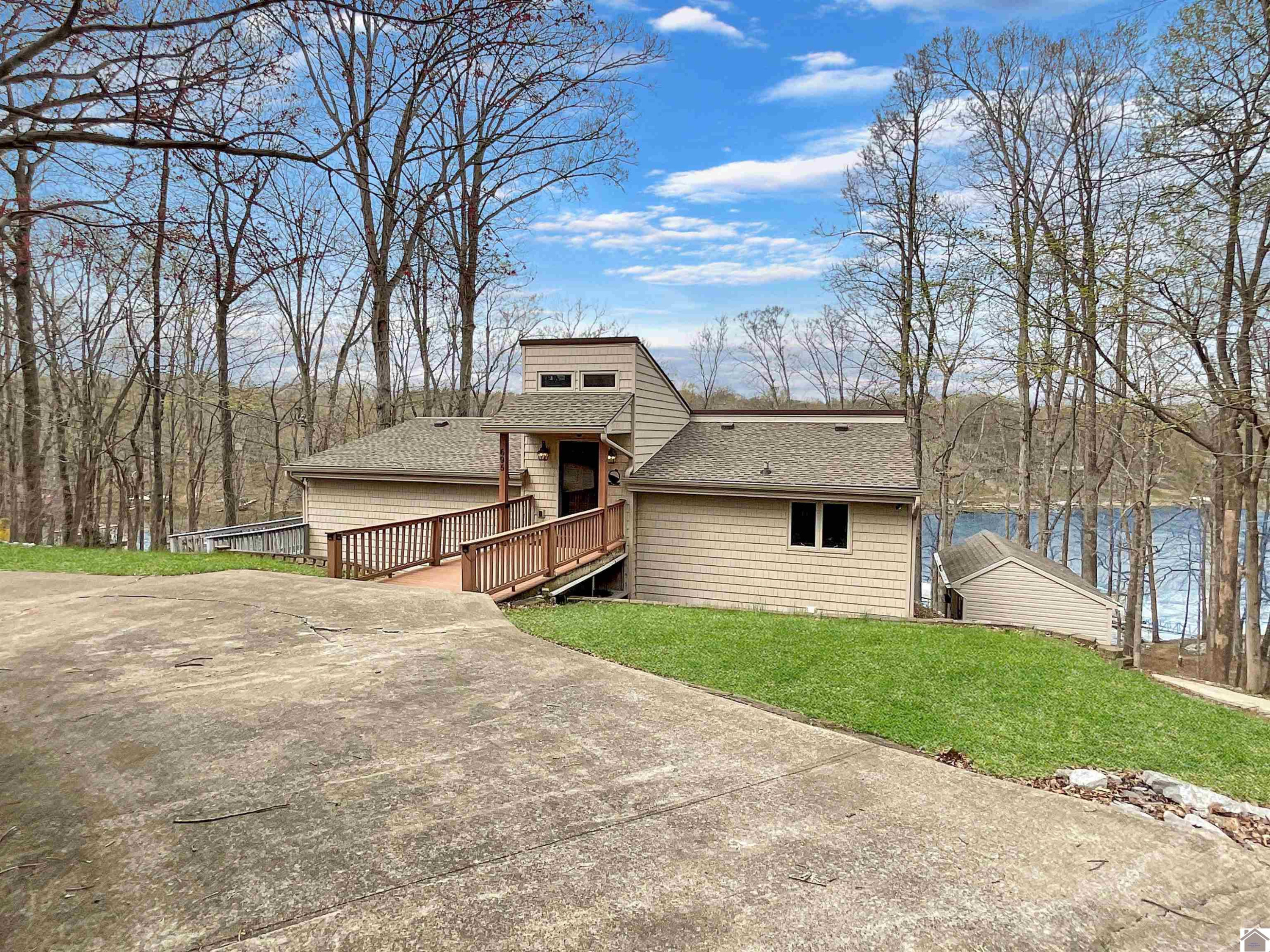 695 Bayshore Lake Barkley