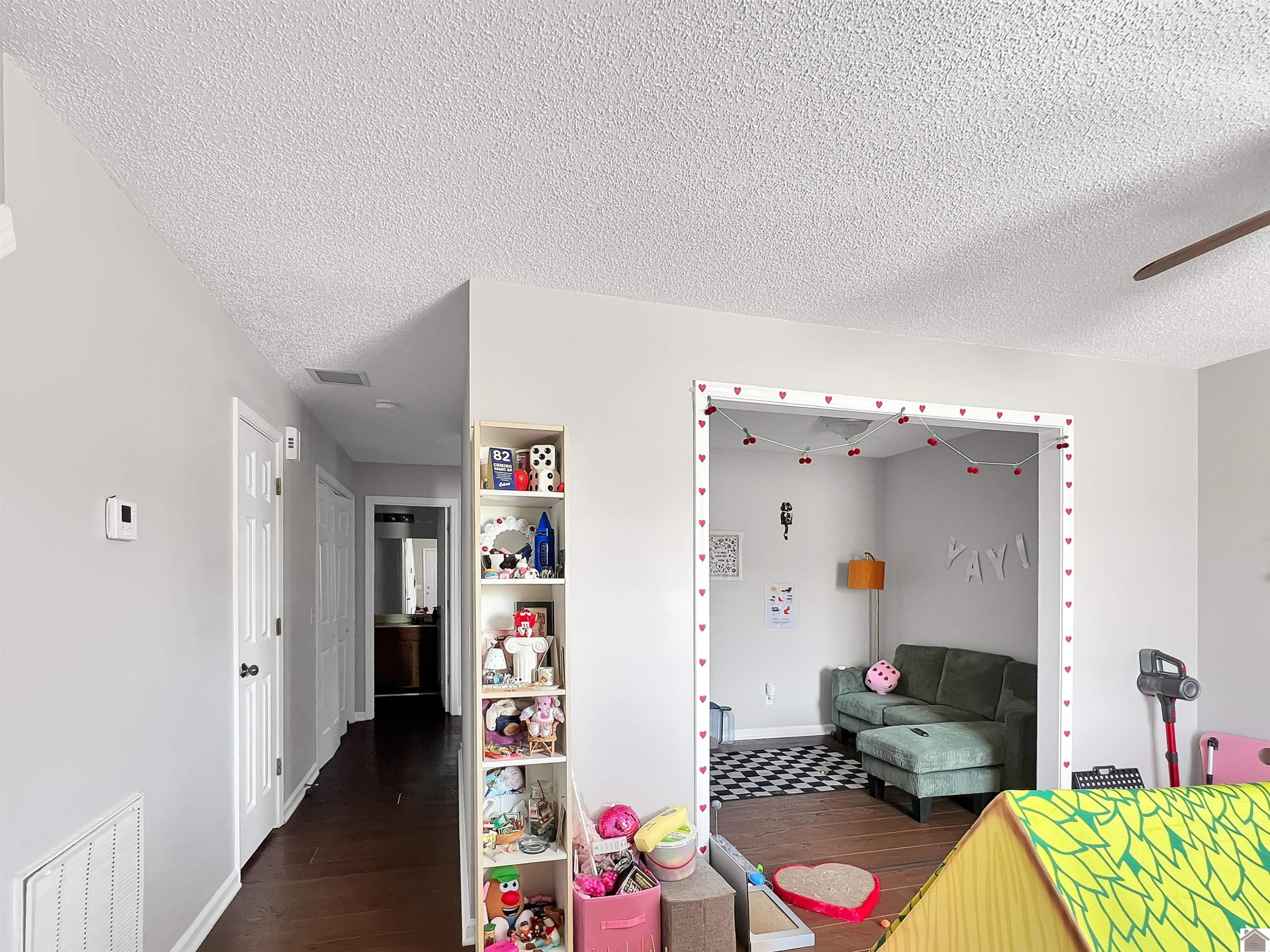 906 Southwood