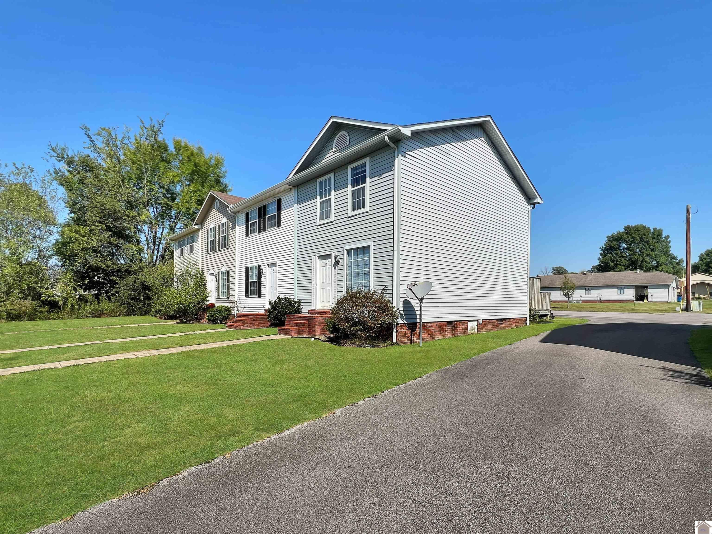 906 Southwood