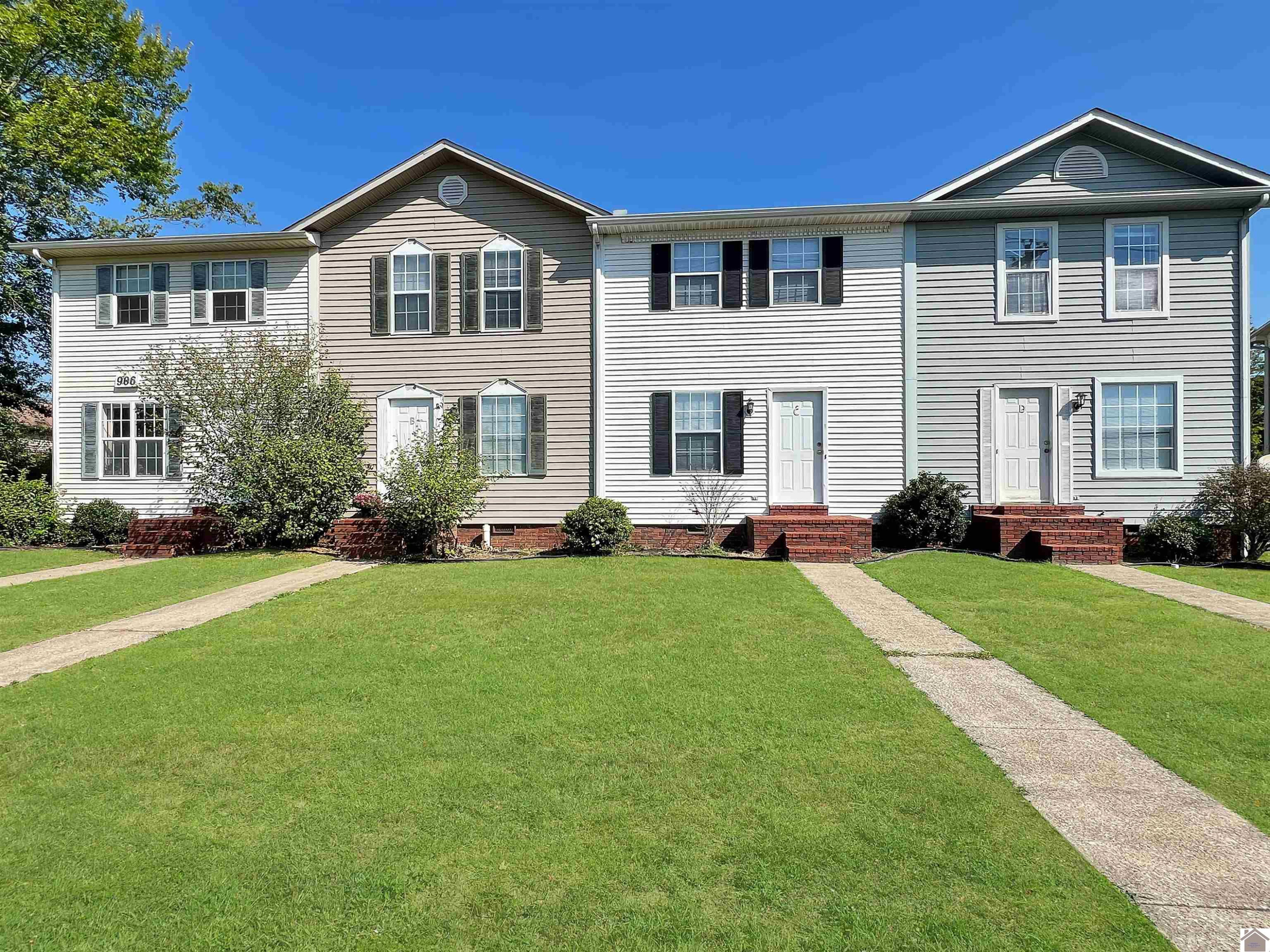 906 Southwood