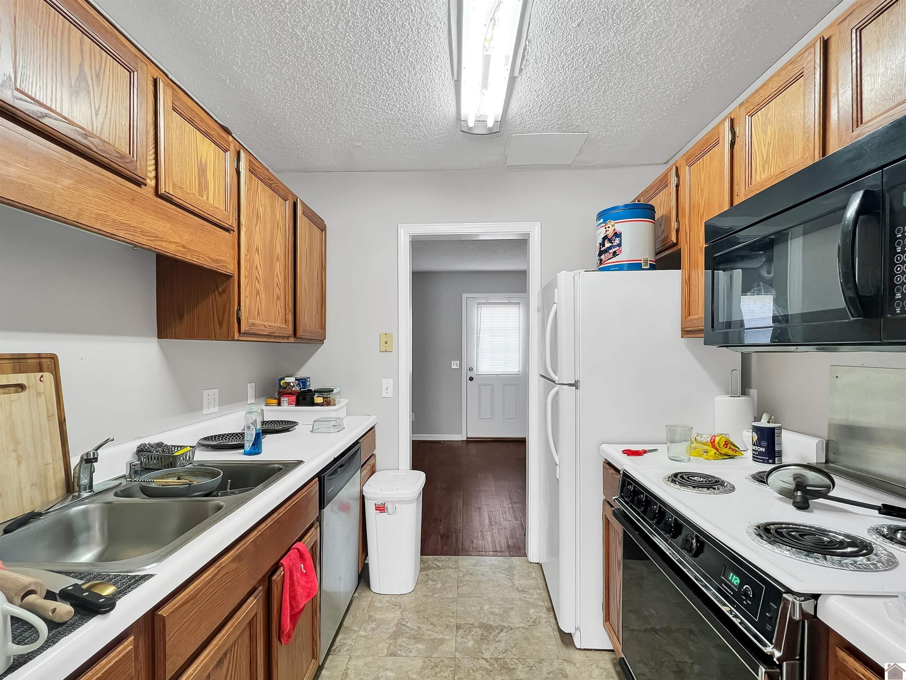 906 Southwood
