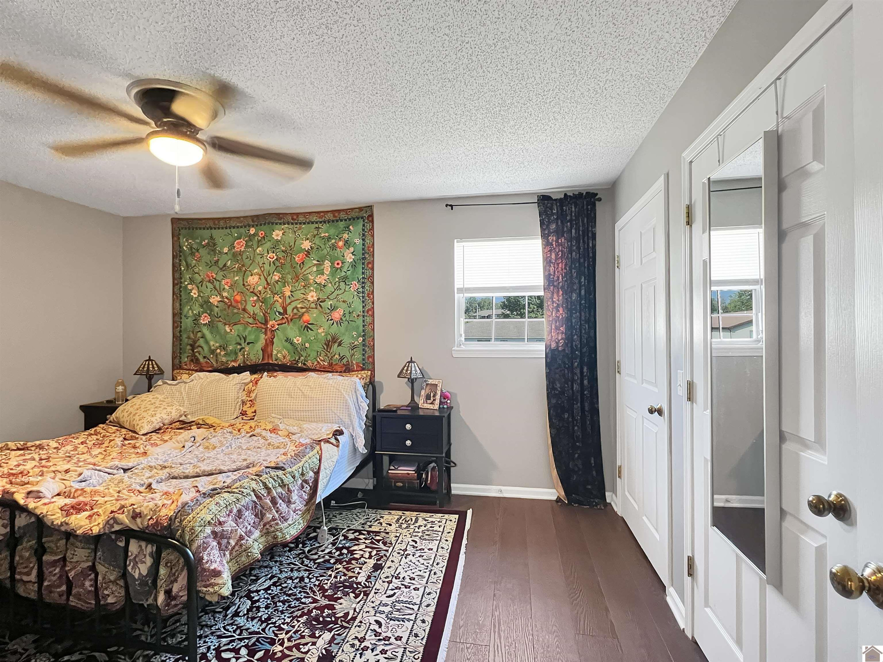 906 Southwood