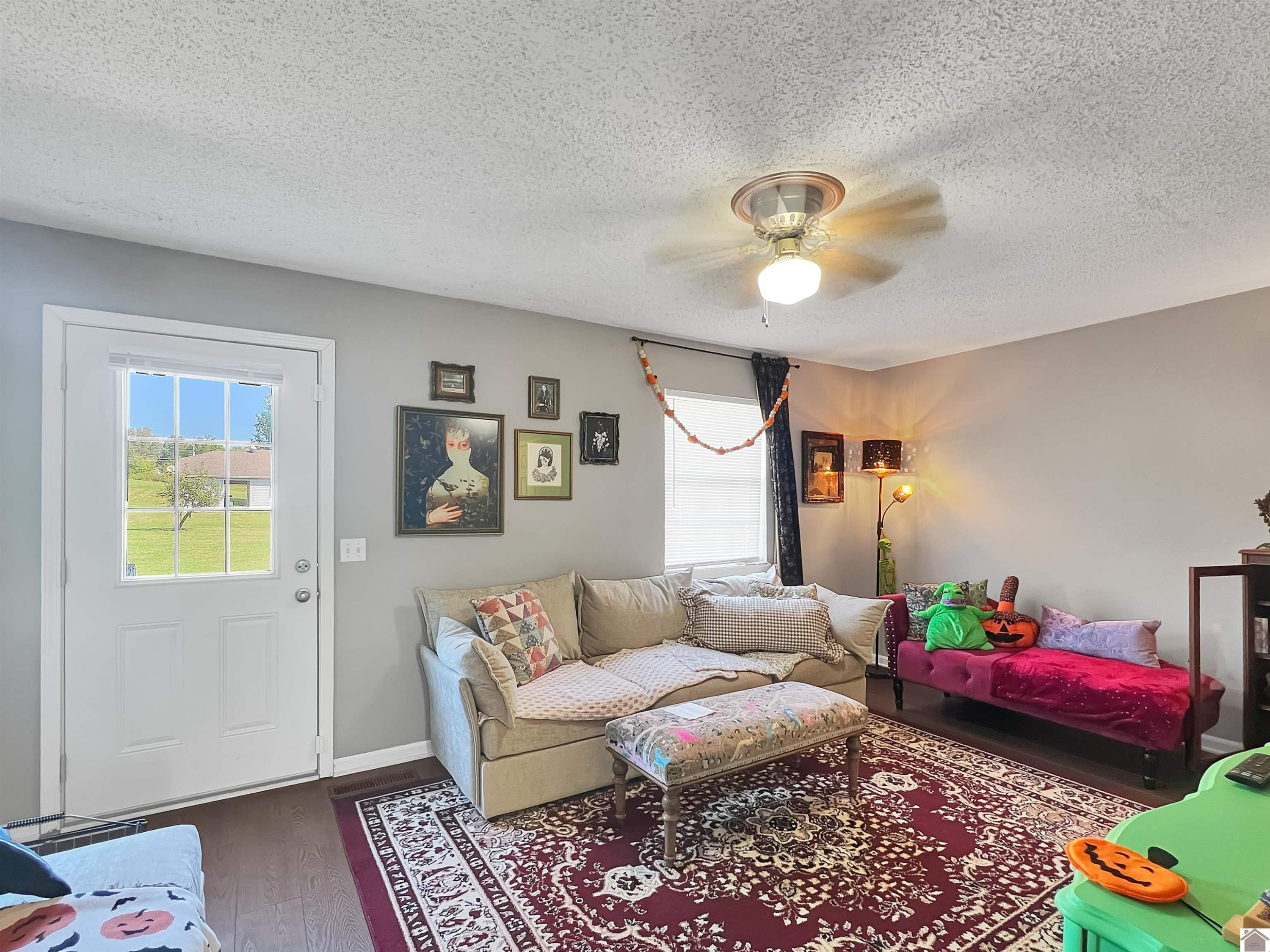 906 Southwood