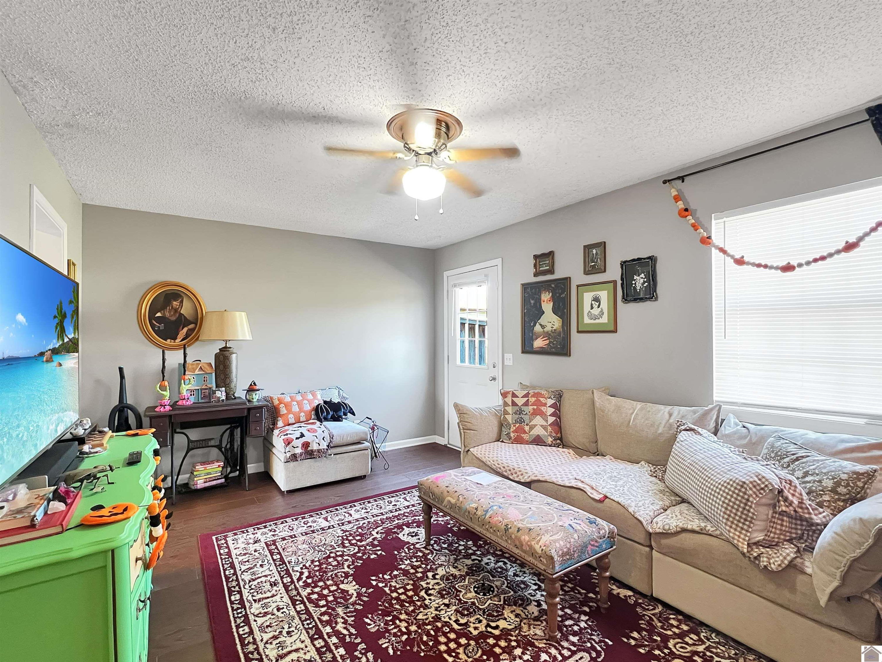906 Southwood
