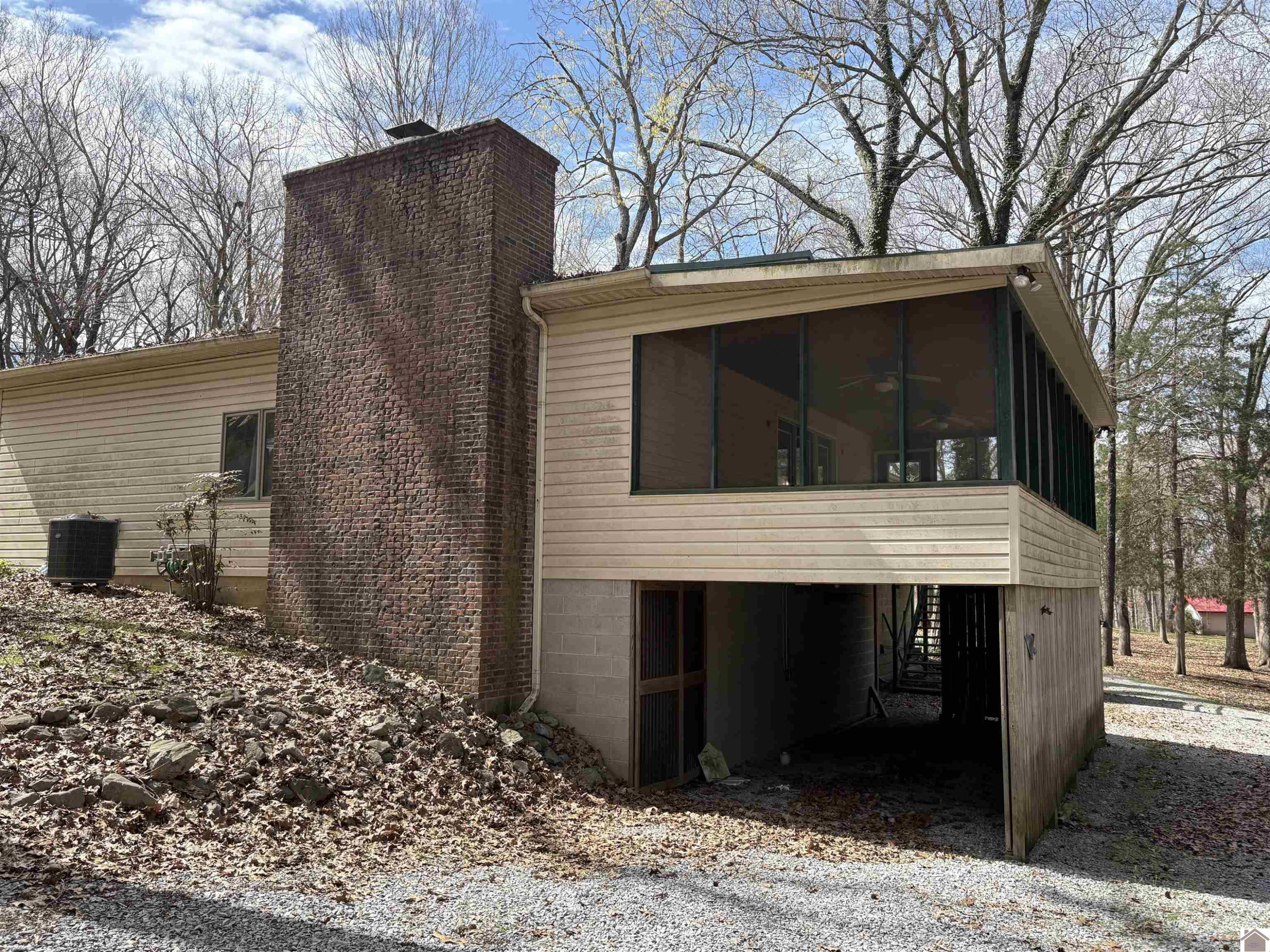 372 Rockcastle Lakeshore Dive
