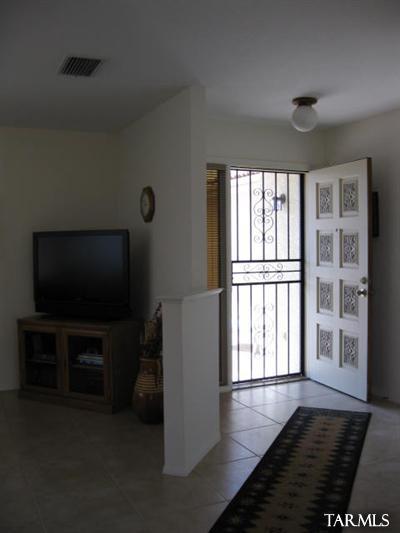 266 W Calle Frambuesa
