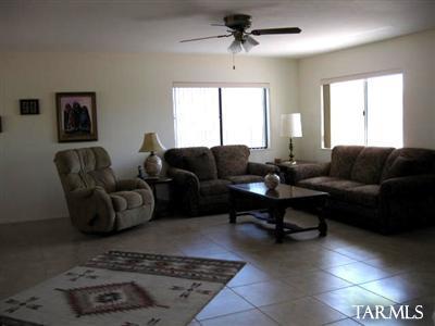 266 W Calle Frambuesa