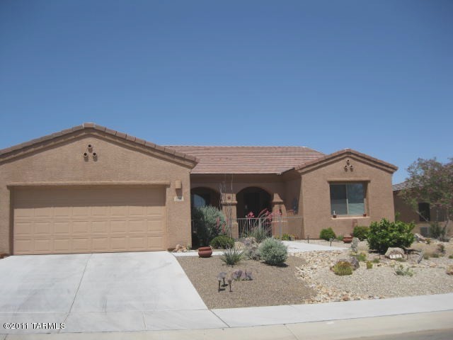 964 W Tenniel Drive