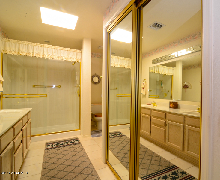 1658 W Calle Del Ducado