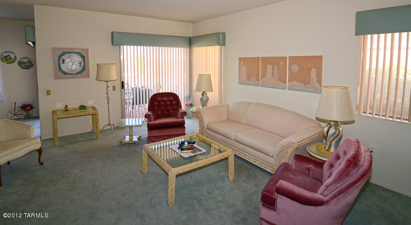 1658 W Calle Del Ducado