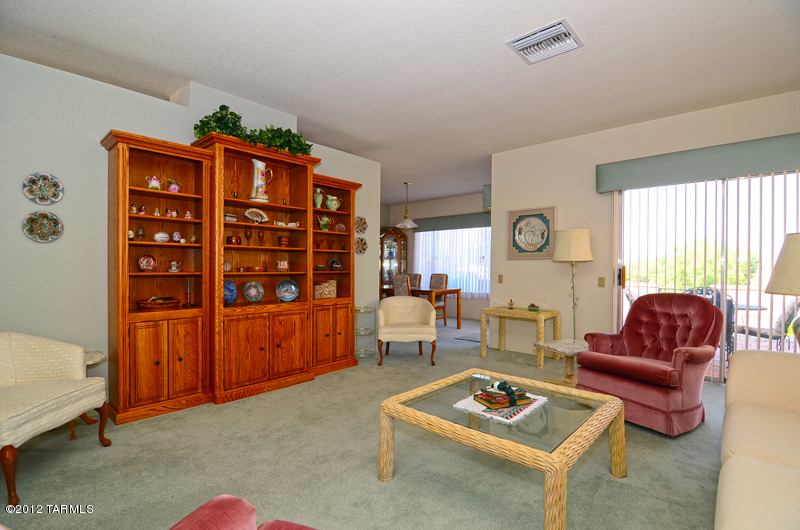 1658 W Calle Del Ducado