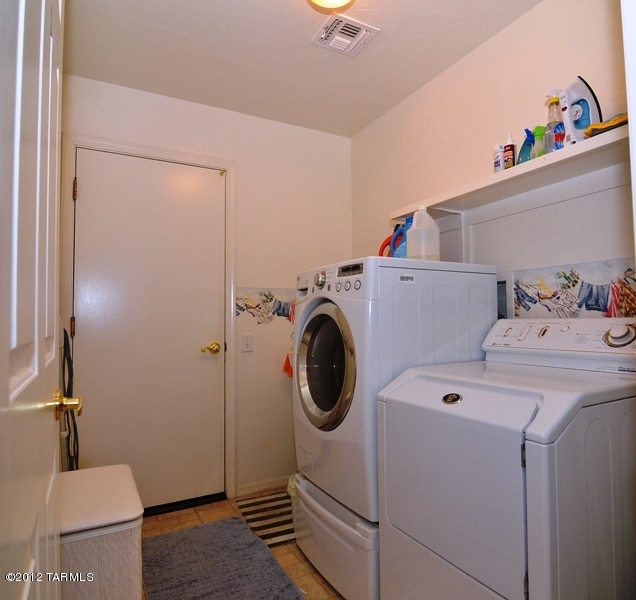 280 N Bluebird Drive