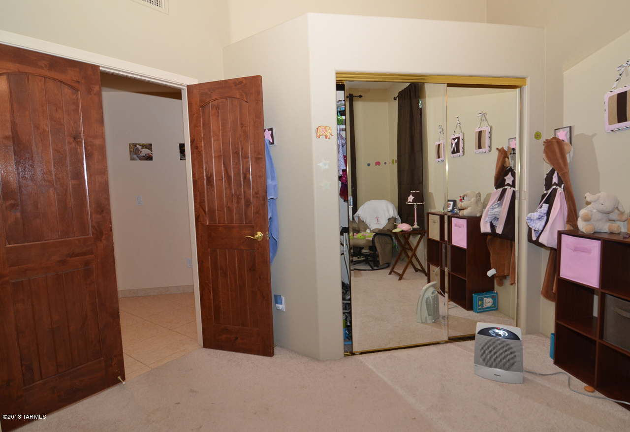 1432 W Calle Del Mito