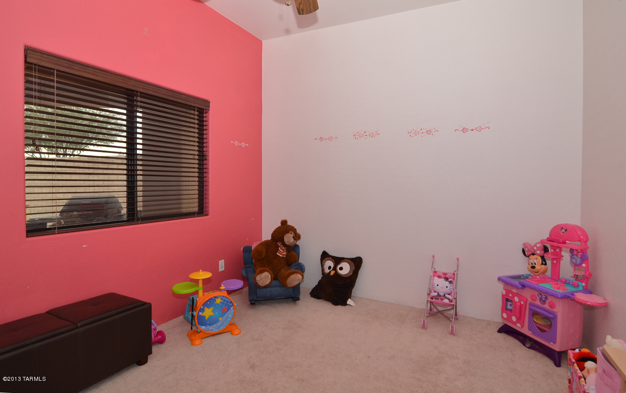 1432 W Calle Del Mito