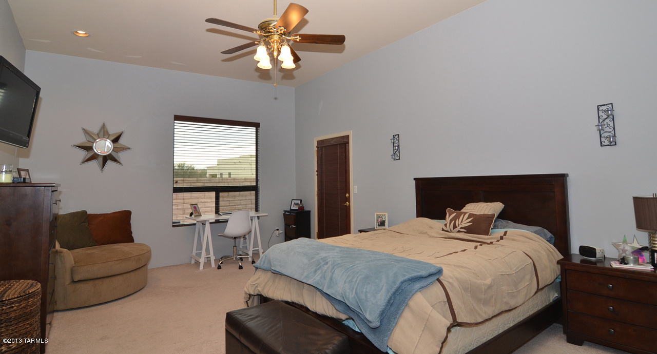 1432 W Calle Del Mito