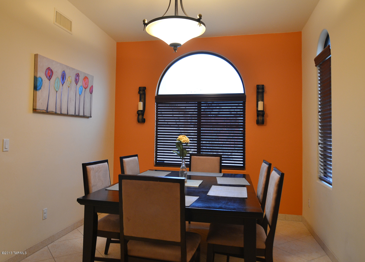 1432 W Calle Del Mito