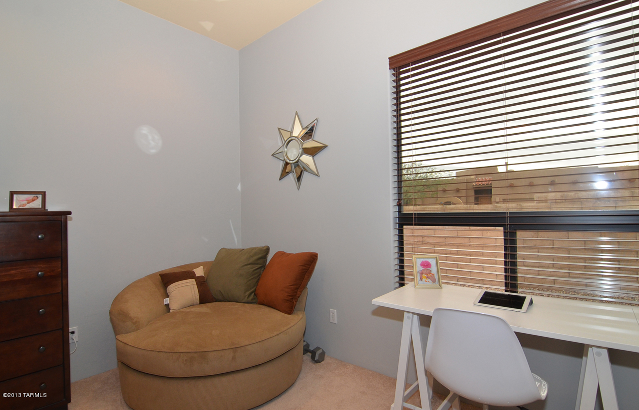 1432 W Calle Del Mito