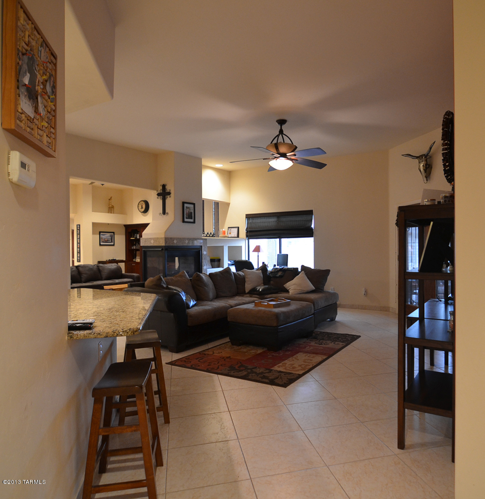 1432 W Calle Del Mito